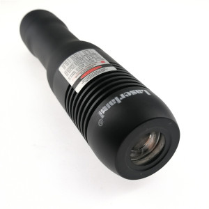 Fiber-coupled green light flashlight for detectives